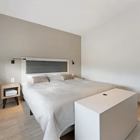 Villa 37 - Sea & | Family By The With Views Over The Water Ouddorp