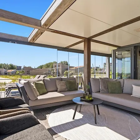 37 - Sea & | Family By The With Views Over The Water
