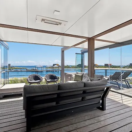 37 - Sea & | Family By The With Views Over The Water Villa