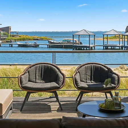 Villa 37 - Sea & | Family By The With Views Over The Water